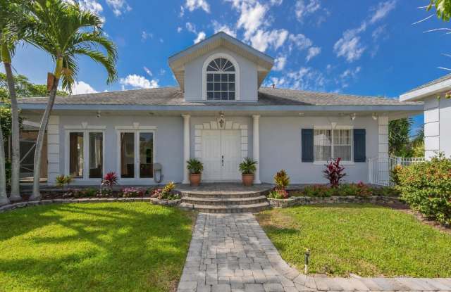 11900 SE Plutus Avenue photos photos