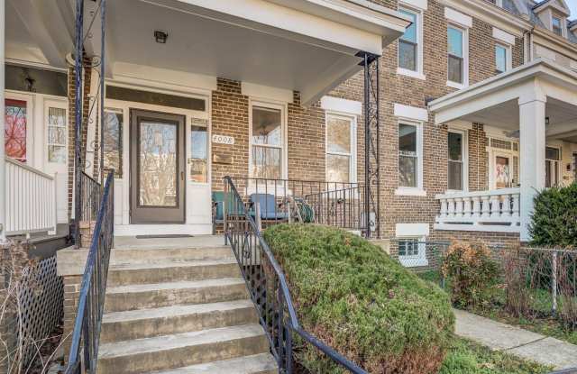 4008 ILLINOIS Avenue NW Gallery 2