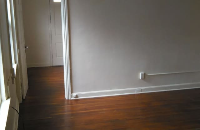 Video in pictures! 3rd Floor 1 Bedroom in Downtown York photos photos