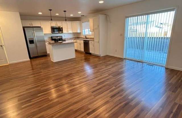 1625 10th Ave E #208 - 1 photos photos