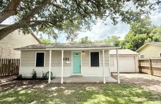 Adorable 2/1/1 Cottage in Angleton!! photos photos