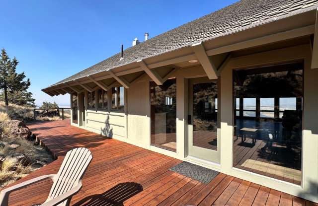 MOVE IN SPECIAL!  10747 SW Mintken Rd. - 4 Bedroom / 3 Bathroom Lodge Style home on 10 Acres Gallery 4