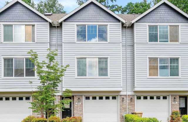 9215 SW Sweek Drive - Exceptional Townhome - 9215 Southwest Sweek Drive, Tualatin, OR 97062