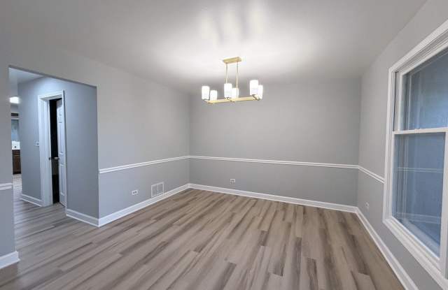 30974 N Milwaukee Avenue Gallery 2
