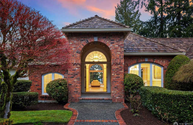 CLICK "REQUEST A TOUR" NOW! - 9417 Northeast 25th Street, Clyde Hill, WA 98004