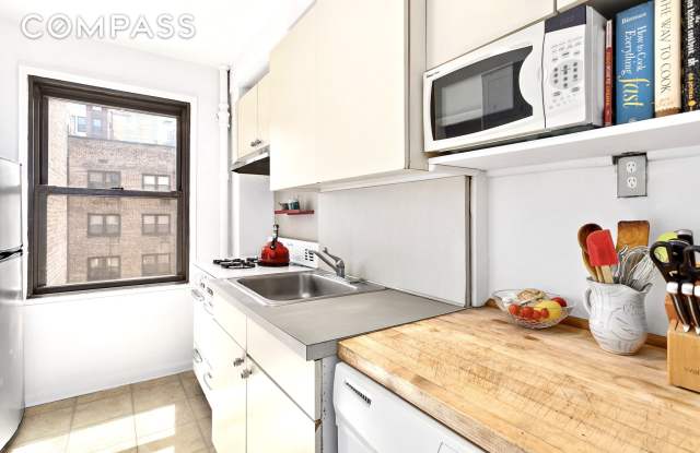 54 West 16th Street Gallery 4