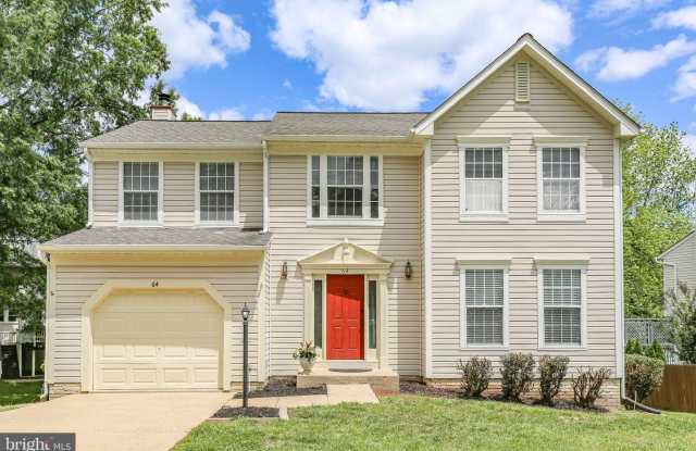 64 SPRING LAKE DR Gallery 1