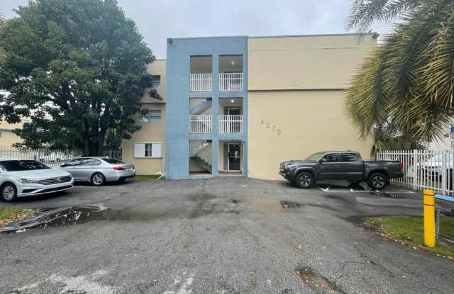4275 Nw S Tamiami Canal Dr photos photos