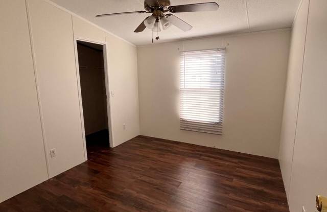 Mobile home in country setting (six month lease) Gallery 3