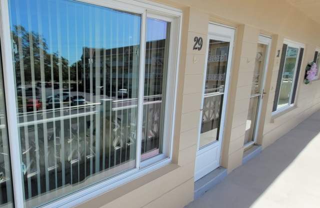 Charming 2BR Condo in Clearwater photos photos