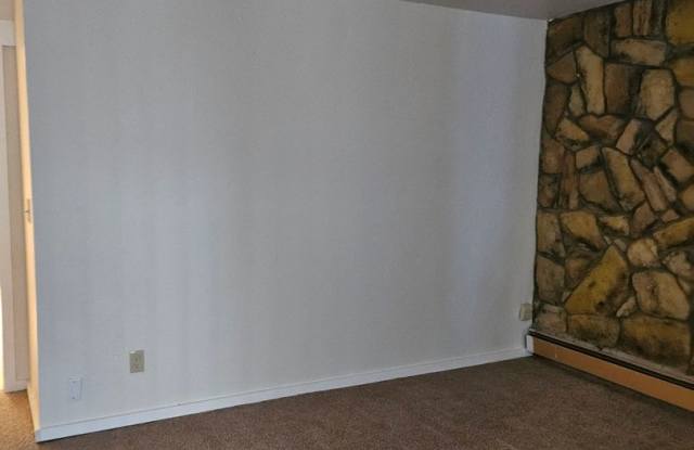 Lake Cliffe Condo - 1 Bedroom/1 Bath Across from Lake Dillon w/Clubhouse, Indoor Pool, 2 Hot Tubs Gallery 3