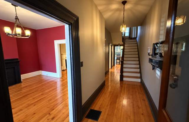 Elegant Rental - Lawrenceville Gallery 4