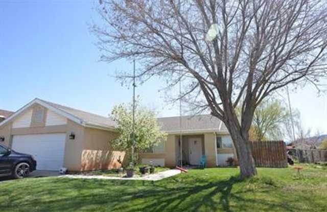 Private home, large lot! photos photos