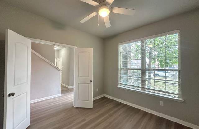 2 Weeks Free Rent!  Small Pets Accepted! Gallery 4
