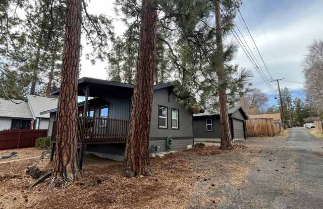 Charming 3 Bed/2 Bath on Bend's Westside - 13th Street photos photos Charming 3 Bed/2 Bath on Bend's Westside - 13th Street photos photos