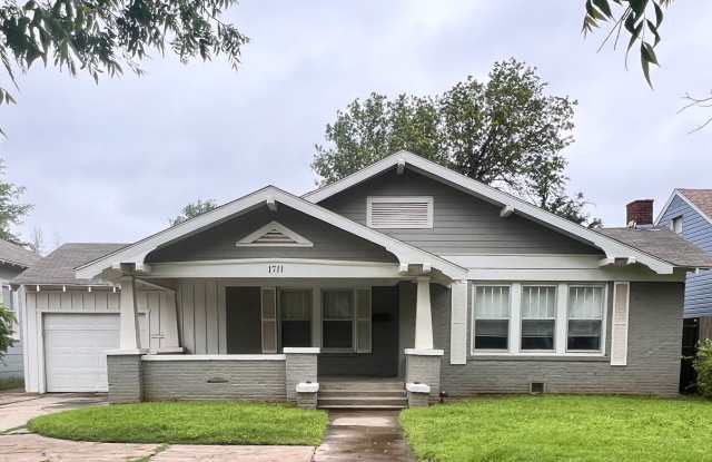 Spacious 3 Bedroom 2 Bath photos photos