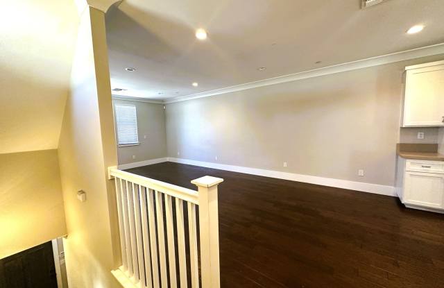 Spacious 4-Bedroom Home with Private In-Law Suite in Sacramento Gallery 3