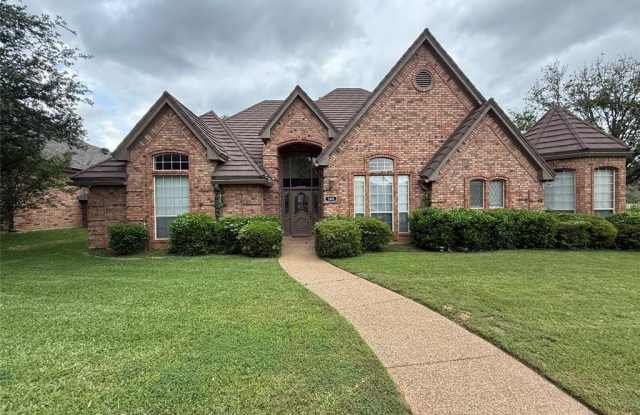 500 Evergreen Drive - 500 Evergreen Drive, Hurst, TX 76054