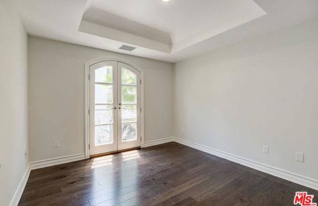 353 South Reeves Drive - 353 South Reeves Drive, Beverly Hills, CA 90212