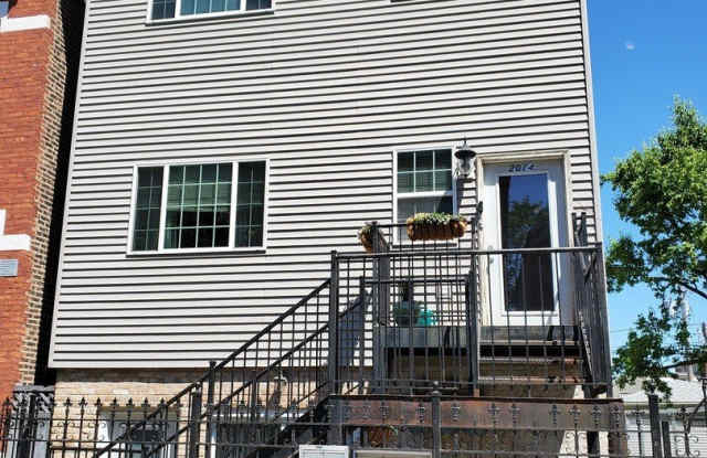 2014 W Superior Street unit: 2 photos photos