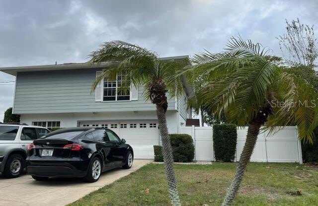 141 LAKE SHORE DRIVE N photos photos