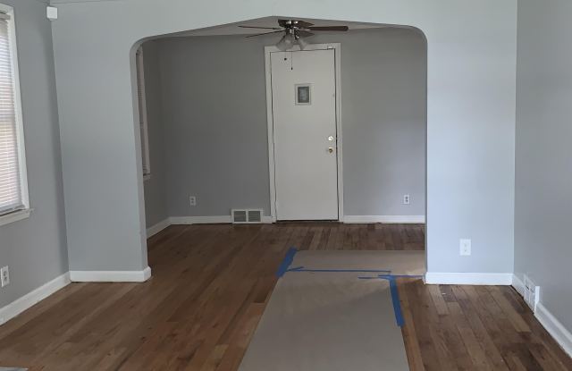 16213 Collingham Drive Gallery 3