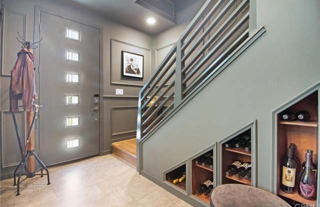 165 Carmine Gallery 3