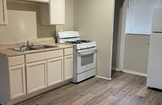 Hershe Street Apartments Gallery 2