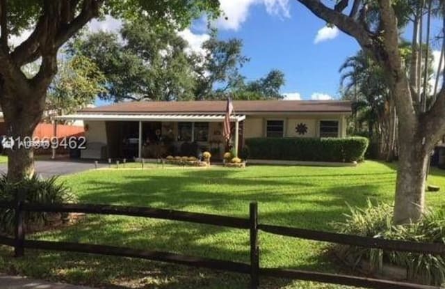 2121 N 57th Ter - 2121 North 57th Terrace, Hollywood, FL 33021