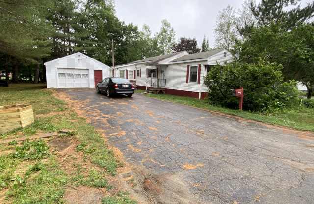 40 Highland Avenue - 40 Highland Avenue, Newport, ME 04953