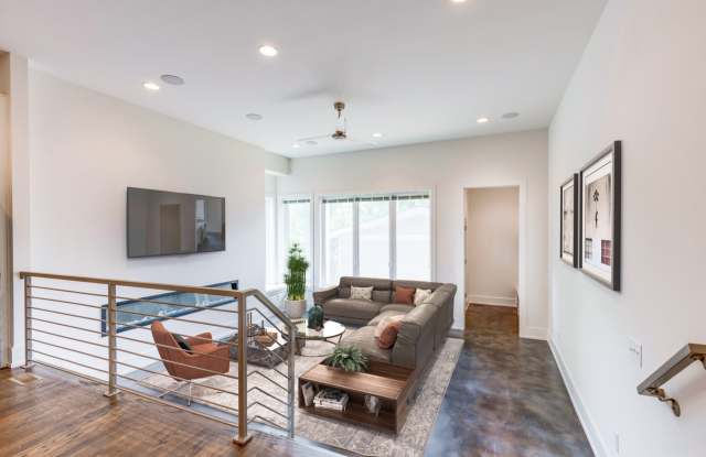 916 15th Ave S photos photos