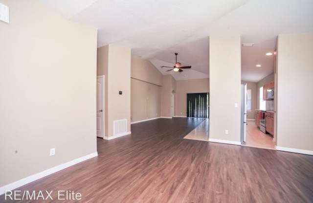 1050 Venetian Dr #205 Gallery 2