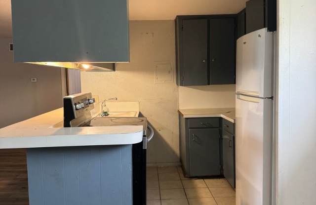 Updated 2-Bed, 2-Bath Duplex Gallery 4