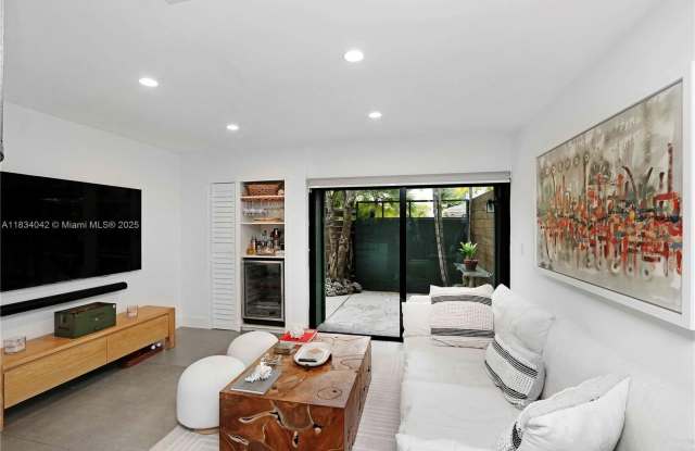 3138 Mary St photos photos