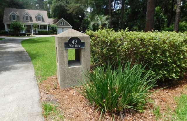 Expansive Unfurnished Spanish Wells Home Available for Rent Gallery 3