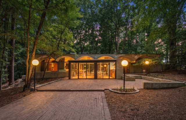 Historic Mid-Century Modern Furnished Retreat on .83 Acres in Chapel Hill Gallery 1