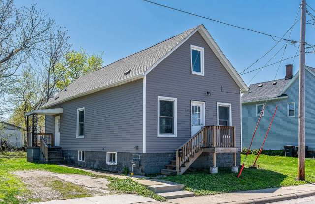 Rock Island 4BR Home - 614 7th Avenue, Rock Island, IL 61201