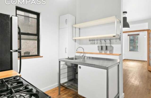 163 Montrose Avenue - 163 Montrose Avenue, Brooklyn, NY 11206