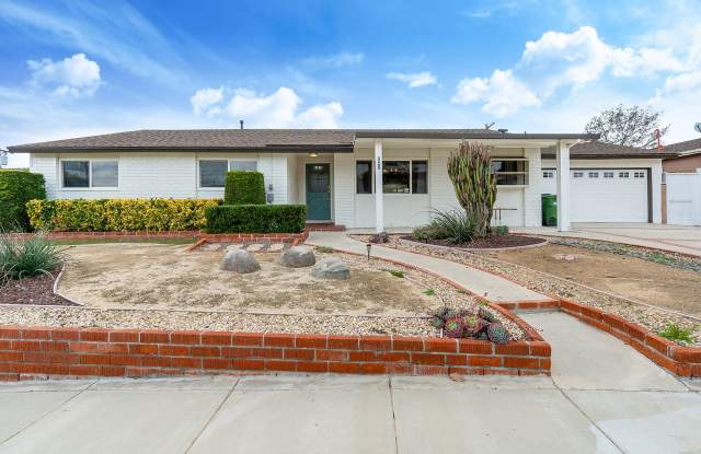 Updated 4-Bedroom Texas Tract Home with Spacious Backyard photos photos