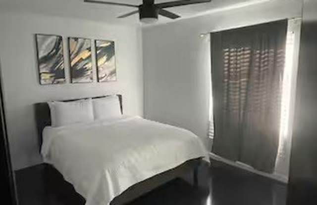 7192 Shimmering Avenue Gallery 3
