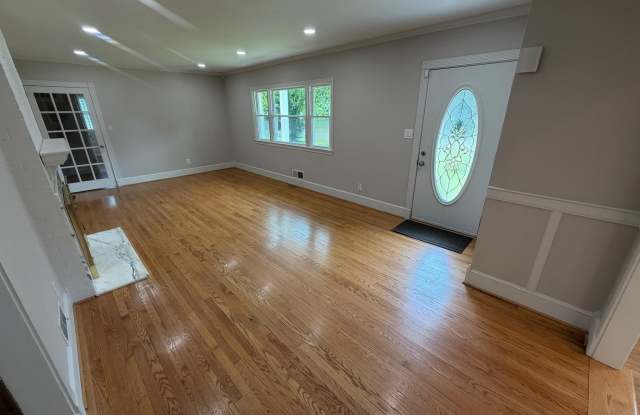 3704 BEVAN Drive Gallery 3