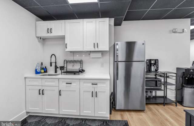 160-64 N 2ND Street Gallery 4