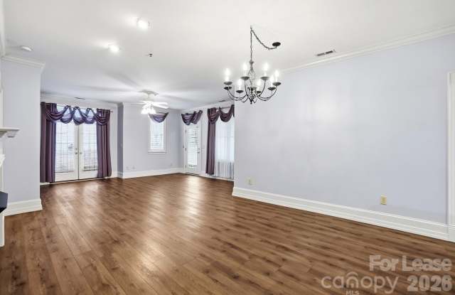 1117 Park W Drive Gallery 3