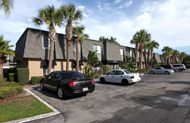 RENT BY JANUARY 1ST AND RECEIVE HALF OFF YOUR 1ST MONTHS RENT! Reduced Security Deposit available for qualified applicants! Urban 2 Bed 2 Bath Condo For Rent in Metro at Michigan Park! - 1954 Conway Road, Orlando, FL 32812