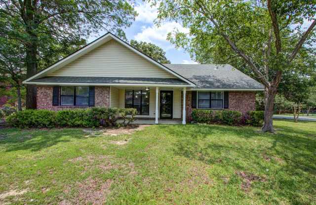300 Jennie St photos photos