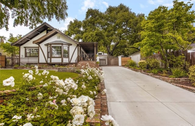 453 Manzanita Avenue - 453 Manzanita Avenue, Sierra Madre, CA 91024