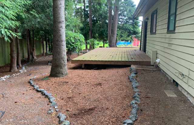 2 Bed 2 Bath Home with Fenced Yard in Ferndale Gallery 3