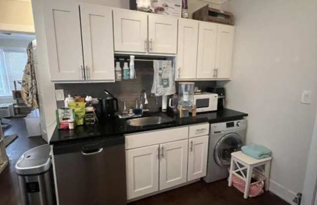 4220 N Clark photos photos