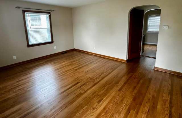 2778 Bellwood Avenue Gallery 2