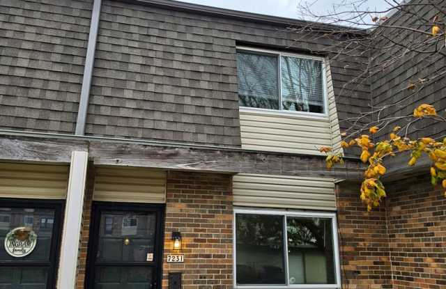 Spacious 2-Bedroom Townhome with Balcony & Attached Garage Gallery 3